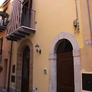 La Finestra Sotto La Rocca Apartment